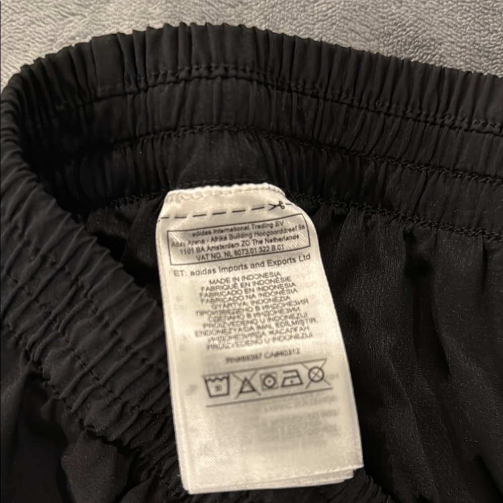 Adidas Black running shorts - men’s size M - Picture 3 of 4